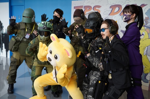 ���������꡼ No.020�Υ���ͥ������ / �桼�ӡ��������եȼ�š�FPS Day X�ײ���ݡ��ȡ���UBIDAY�פΰ����ҤϷ����Ѥ������⥳�ߥ�˥ƥ��򲹤�³���Ƥ���