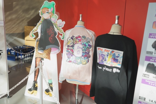 ���������꡼ No.033�Υ���ͥ������ / �桼�ӡ��������եȼ�š�FPS Day X�ײ���ݡ��ȡ���UBIDAY�פΰ����ҤϷ����Ѥ������⥳�ߥ�˥ƥ��򲹤�³���Ƥ���