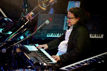 画像ギャラリー No.002のサムネイル画像 / Switch版「クーロンズ・ゲート朱雀」の実機プレイ映像をお披露目。「クーロンズ・ゲート ファンミーティング 九龍路人集会」5月24日に開催