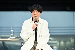 画像ギャラリー No.022のサムネイル画像 / 「DistortedCode −生者の残り香−」AGF2025ステージレポート。竹田海渡さん,赤羽根健治さん出演の新作「夕刻の町のグロブスター」も発表