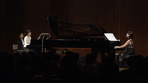 画像ギャラリー No.007のサムネイル画像 / 東野美紀氏の名曲が2台ピアノできらめいた! 「NEVER ENDING MELODIES」レポート