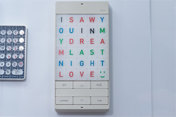 ���������꡼ No.024�Υ���ͥ������ / ���λ���ˤ����ߤ���������Υ��󥻥ץȥ�ǥ���о졣�̿��Ǹ����au Design project 15��ǯ��ǰŸ����ץ�ݡ���