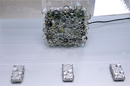 ���������꡼ No.034�Υ���ͥ������ / ���λ���ˤ����ߤ���������Υ��󥻥ץȥ�ǥ���о졣�̿��Ǹ����au Design project 15��ǯ��ǰŸ����ץ�ݡ���