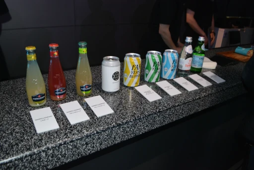 画像ギャラリー No.018のサムネイル画像 / 「Phone (3a) Community Edition」がお披露目されたポップアップイベントをレポート。90年代後半のゲーム機を思わせるデザインが魅力