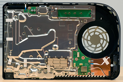 画像ギャラリー No.016のサムネイル画像 / 「PlayStation 5」分解レポート。ソニーらしいこだわりに満ちた設計を,実機をバラして改めて確認してみた