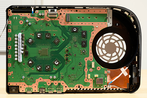 画像ギャラリー No.019のサムネイル画像 / 「PlayStation 5」分解レポート。ソニーらしいこだわりに満ちた設計を,実機をバラして改めて確認してみた