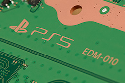 画像ギャラリー No.026のサムネイル画像 / 「PlayStation 5」分解レポート。ソニーらしいこだわりに満ちた設計を,実機をバラして改めて確認してみた