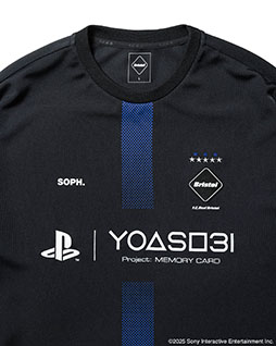 画像ギャラリー No.008のサムネイル画像 / 「YOASOBI」,PS発売30周年記念プロジェクトの楽曲リリースを記念して,アパレルブランド「SOPH.」とコラボしたゲームシャツをリリース