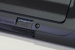 画像ギャラリー No.007のサムネイル画像 / 「Nintendo Switch 2」分解レポート。Switchの構造を踏襲しつつ,信頼性を高める工夫が随所に見られる