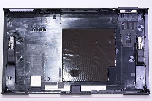 画像ギャラリー No.010のサムネイル画像 / 「Nintendo Switch 2」分解レポート。Switchの構造を踏襲しつつ,信頼性を高める工夫が随所に見られる