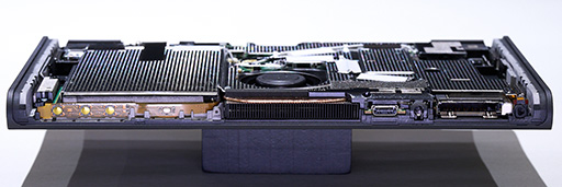 画像ギャラリー No.012のサムネイル画像 / 「Nintendo Switch 2」分解レポート。Switchの構造を踏襲しつつ,信頼性を高める工夫が随所に見られる