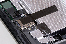画像ギャラリー No.013のサムネイル画像 / 「Nintendo Switch 2」分解レポート。Switchの構造を踏襲しつつ,信頼性を高める工夫が随所に見られる