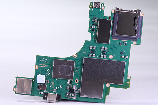 画像ギャラリー No.022のサムネイル画像 / 「Nintendo Switch 2」分解レポート。Switchの構造を踏襲しつつ,信頼性を高める工夫が随所に見られる