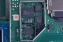 画像ギャラリー No.027のサムネイル画像 / 「Nintendo Switch 2」分解レポート。Switchの構造を踏襲しつつ,信頼性を高める工夫が随所に見られる