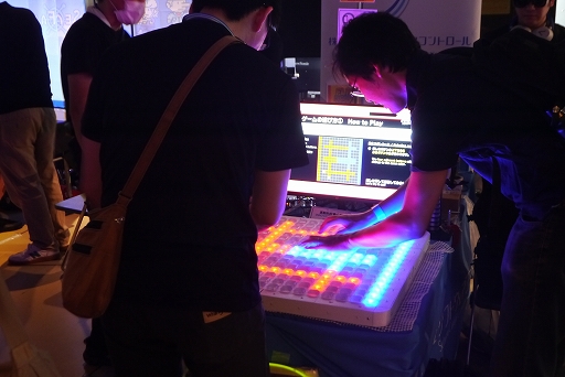 ꡼ No.005Υͥ / Ƴꡤ̵Υܥ򲡤ƿؼ򤹤롣BitSummitǸĤȤäͷ֥ˡʥǥ2ܤݡȡBitSummit