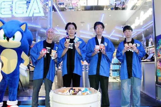 画像ギャラリー No.003のサムネイル画像 / 「SEGA STORE TOKYO」オープニングセレモニーをレポート。店舗限定アイテムも含め多彩なラインナップに注目だ