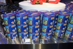 画像ギャラリー No.016のサムネイル画像 / 「SEGA STORE TOKYO」オープニングセレモニーをレポート。店舗限定アイテムも含め多彩なラインナップに注目だ