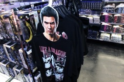 画像ギャラリー No.020のサムネイル画像 / 「SEGA STORE TOKYO」オープニングセレモニーをレポート。店舗限定アイテムも含め多彩なラインナップに注目だ