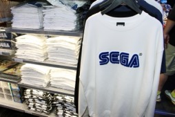 画像ギャラリー No.030のサムネイル画像 / 「SEGA STORE TOKYO」オープニングセレモニーをレポート。店舗限定アイテムも含め多彩なラインナップに注目だ