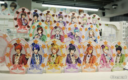 画像ギャラリー No.003のサムネイル画像 / 「UTA☆PRI GRAND SHOP」オープニング内覧会レポート。充実のアイテム&香りを楽しむフレグランス体験も