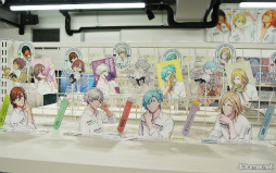 画像ギャラリー No.004のサムネイル画像 / 「UTA☆PRI GRAND SHOP」オープニング内覧会レポート。充実のアイテム&香りを楽しむフレグランス体験も