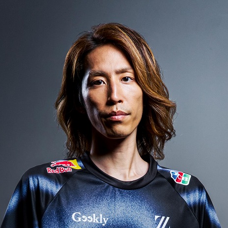 ���������꡼ No.002�Υ���ͥ������ / e���ݡ��ĥ������ZETA DIVISION�פ˥��ȥ꡼�ޡ���SHAKA�᤬�����ء��ȥ西�����˥å����ץ��ȤΥѡ��ȥʡ����å׷��������ȯɽ