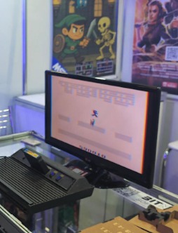 ���������꡼ No.008�Υ���ͥ������ / ����Atari 2600�ο���������³���롤�֥饸��ȯ�Υ�ȥ�������ǥ٥��å�Bitnamic Software