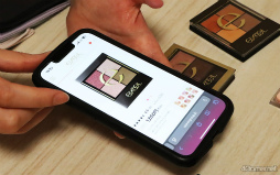 画像ギャラリー No.014のサムネイル画像 / “推し色”を日常にいかす。オタクのためのパーソナルカラー診断サロン「characolo」体験レポート&インタビュー