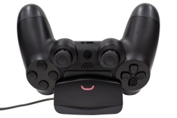 画像集#004のサムネイル/アンサー,縦置きスタンドなどPS4用周辺機器6製品を2月22日発売