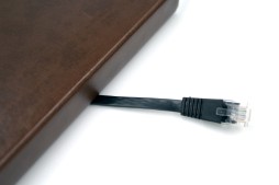 画像集#035のサムネイル/アンサー,縦置きスタンドなどPS4用周辺機器6製品を2月22日発売