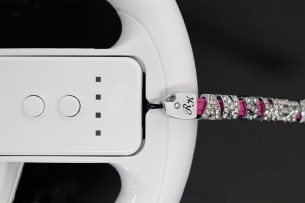 画像集#004のサムネイル/アンサー,Wiiリモコンをステアリングホイール化するアタッチメント発売