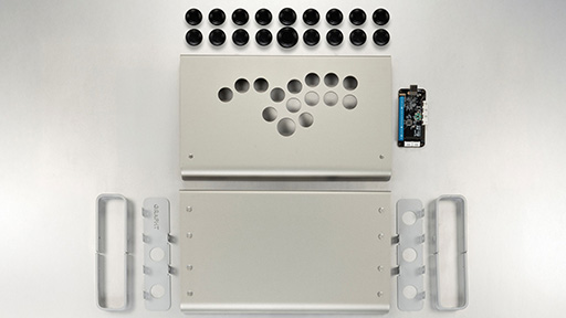 画像ギャラリー No.005のサムネイル画像 / ユーザー独自のアーケードスティックを作れる製品「iO」が発売。ボタンやスティック,外装を選んで注文できる