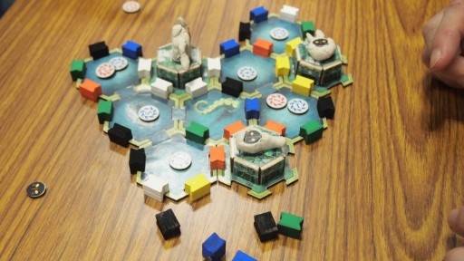 画像ギャラリー No.015のサムネイル画像 / ボードゲームの祭典「ゲームマーケット2016秋」レポート。ゲームマーケット大賞は,すまいる120円工房の「ビンジョー×コウジョー」が受賞