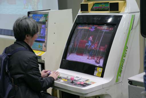 ���������꡼ No.042�Υ���ͥ������ / ��ȥ������ద���餱�Ρ�RETRO GAME SUMMIT  Lv.4�׳��š��µ���ư���ե��ߥ��󥽥եȡ�����Ʊ�ͻ�֥ե����ʥ�ե����ȡ׺�®���ʤɤ�