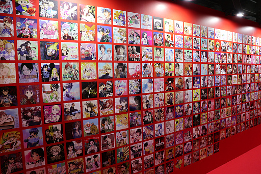 ���������꡼ No.005�Υ���ͥ������ / �־�ǯ�����ס�Ÿ�פ������ŷ�����ˤƳ����档�����ο͵����ʤ��ڽФ��Ƥ���ޥ󥬻異�ץ��10ǯ��ǽ�Ǥ�����������ݡ���