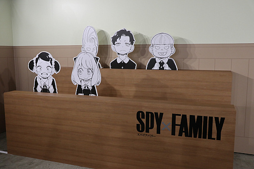 ���������꡼ No.013�Υ���ͥ������ / �־�ǯ�����ס�Ÿ�פ������ŷ�����ˤƳ����档�����ο͵����ʤ��ڽФ��Ƥ���ޥ󥬻異�ץ��10ǯ��ǽ�Ǥ�����������ݡ���