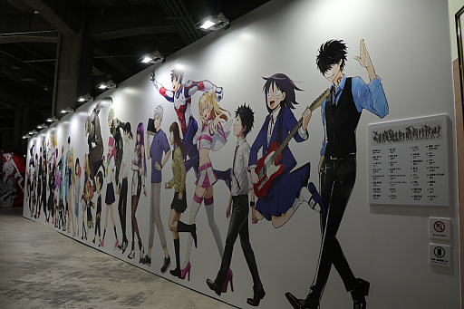 ���������꡼ No.015�Υ���ͥ������ / �־�ǯ�����ס�Ÿ�פ������ŷ�����ˤƳ����档�����ο͵����ʤ��ڽФ��Ƥ���ޥ󥬻異�ץ��10ǯ��ǽ�Ǥ�����������ݡ���