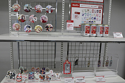 ���������꡼ No.038�Υ���ͥ������ / �־�ǯ�����ס�Ÿ�פ������ŷ�����ˤƳ����档�����ο͵����ʤ��ڽФ��Ƥ���ޥ󥬻異�ץ��10ǯ��ǽ�Ǥ�����������ݡ���