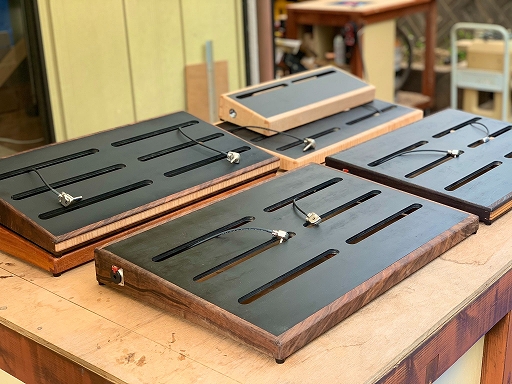 画像ギャラリー No.009のサムネイル画像 / 木目も美しい木製スーパーファミコン筐体の自作過程が公開される。実際にゲームも遊べる優れもの