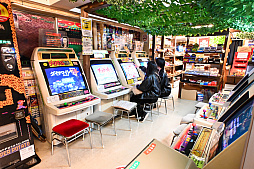 ���������꡼ No.063�Υ���ͥ������ / �����ѡ��ݥƥ�10���ֽ֡��ո����Բ��̲��פ��Фˡ�by 4Gamer